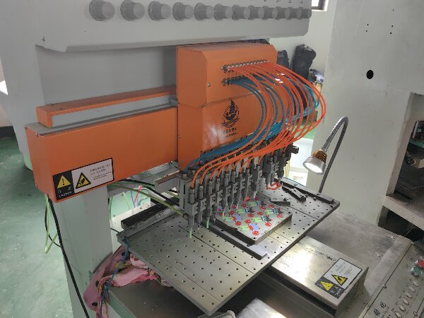 custom-pvc-keychain-machine